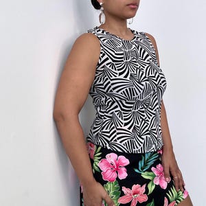 Y2K Black and White Geometric Fan Print Tank Top | Large
