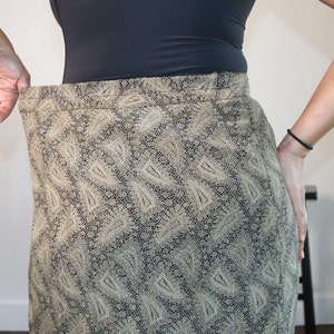 Vintage Side Slit Skirt Paisley Print Skirt Black Gold Vintage Skirt Size 10 Large image 8
