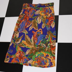 Medium 80s Jumbo Brocade Floral Print Pencil Skirt Contrasting Color Ornate Blue Green Tan 4 6 Waist 27 28 29 image 6