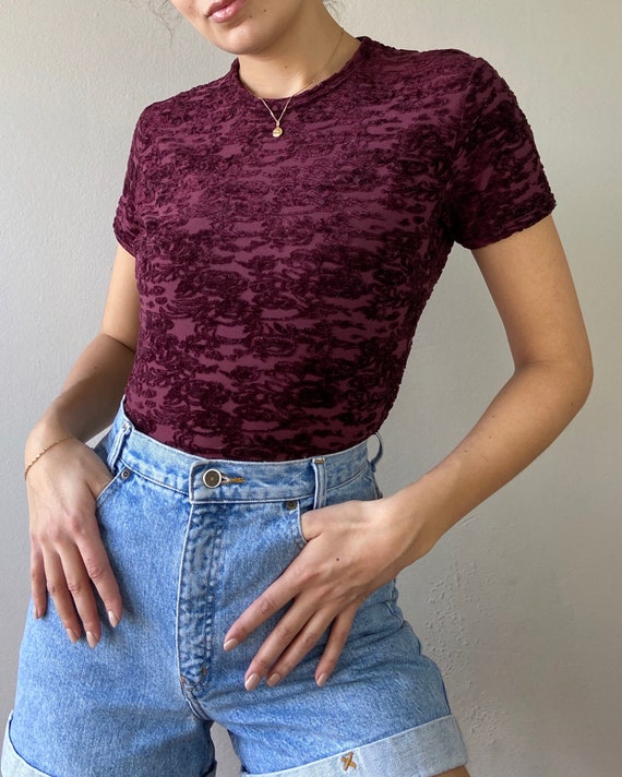 90s burgundy velvet GUESS semi-crop top (M)