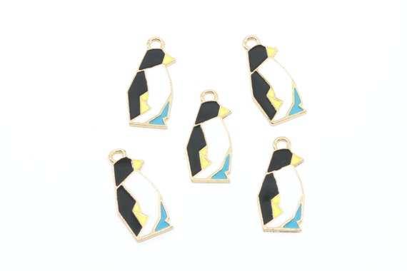 5 x Tibetan Silver /& Enamel BLACK WHITE /& YELLOW PENGUIN Charm