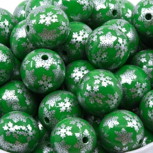 20mm Bubblegum Beads - Green Snowflake Printed Chunky Acrylic Beads