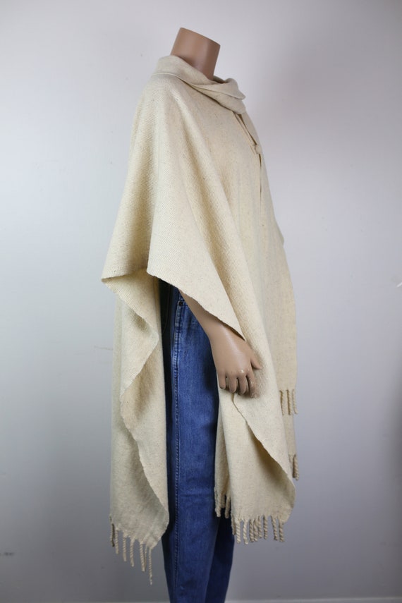 Vintage 60s 70s WOOL SHAWL WRAP Cape with sewn on… - image 3