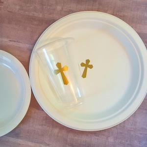Taufgeschirr-Set aus Pappteller und Becher, Goldkreuz