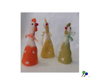 die 3 Hühner :))  -  EIERWÄRMER aus FILZ mit Karo-Bändchen