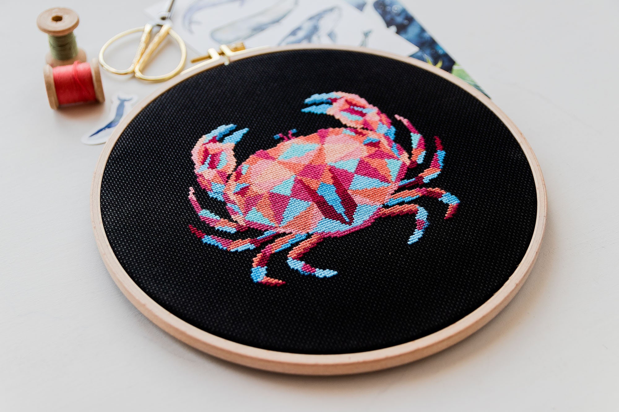 額装モラアートクナ族 手刺繍 カニ図案 ビビッド多色 布絵テキスタイルフレーム付 il_fullxfull.4145456135_rd9a.jpg