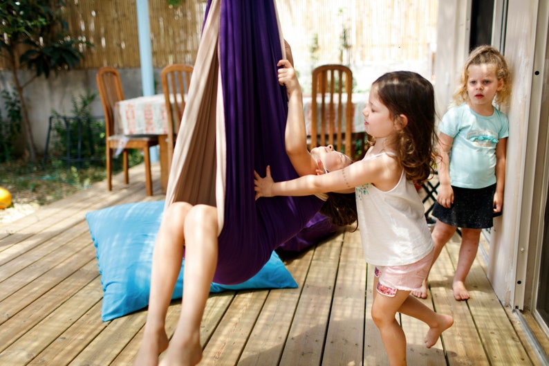 Décor de chambre pour enfants, balançoire intérieure, chaise pivotante, balançoire sensorielle, chaise suspendue, chaise hamac, meubles Montessori, hamac de salle de jeux intérieure pour enfants Dark purple cream