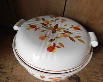 Rare Find Hall's Casserole Dish w/Lid in Autumn Leaf c1930-40s 2 Minor Imperfections