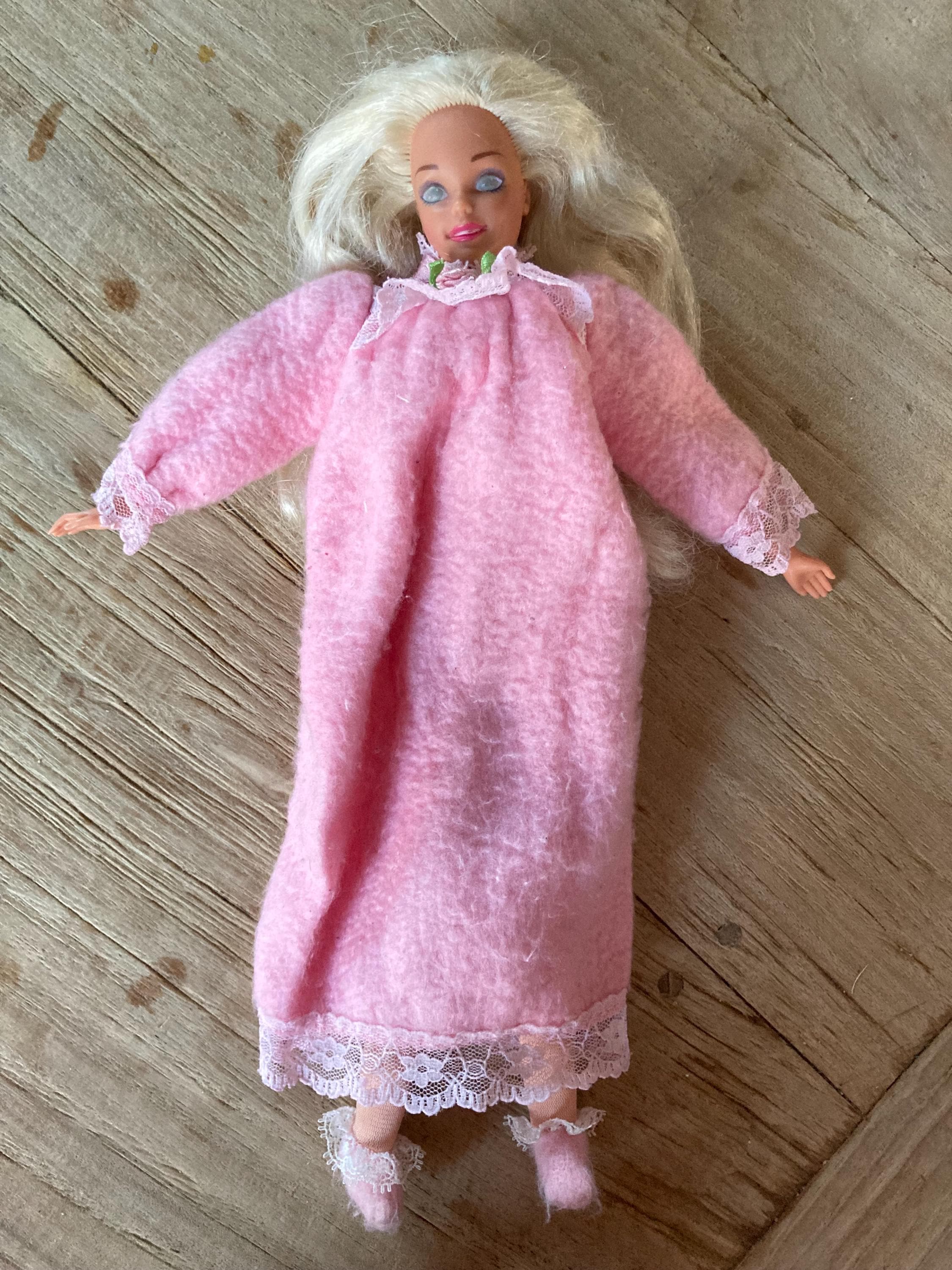Bedtime barbie 1993 hotsell