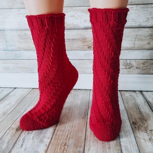 Pattern: I&#39;m Spiraling No-Heel Socks / knit socks / stockings / women / men / teens / Knitting Patterns PDF Instant Download ONLY