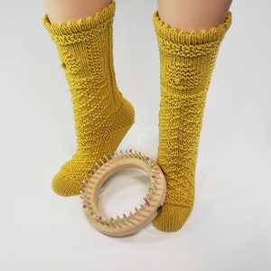 LOOM Bobble Bee Socks / house socks / teens / woman / adult / knit / Loom Knitting Pattern PDF Instant Download ONLY