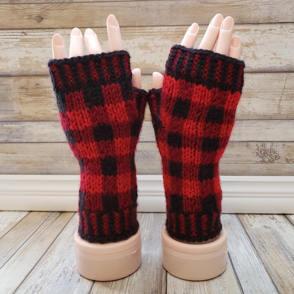 LOOM Toasty Buffalo Fingerless gloves / Buffalo Plaid / Fingerless Mitts / Loom Knitting Pattern PDF Download ONLY