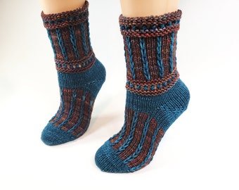 LOOM Knitting Patterns Lounge Socks: Fun and Easy Knit Socks (PDF Download)