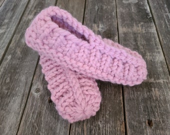 LOOM Quick and Easy Slippers / Lounge / Socks / stockings / women / teens / Loom Knitting Patterns PDF Instant Download ONLY