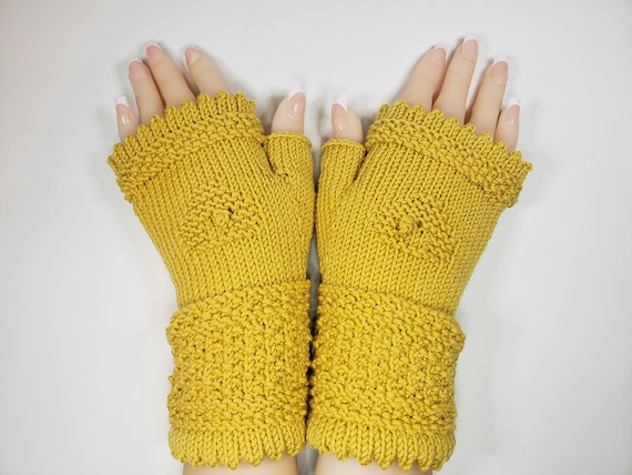 Bobble Bee Fingerless Mitts Loom Knitting Pattern (PDF Download
