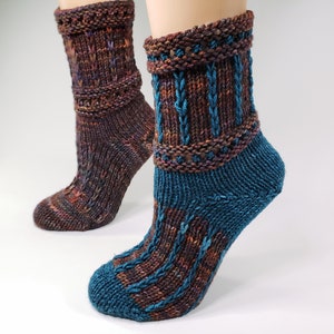 LOOM Sticks and Stones Lounge Socks / house socks / teens / woman / knit / Loom Knitting Pattern PDF Instant Download ONLY