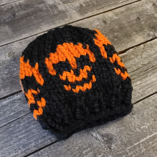 LOOM Skully Baby Beanies / hat / newborn / Halloween / Fall / skeleton / spooky / skulls / Samhain / Loom Patterns PDF Instant Download ONLY