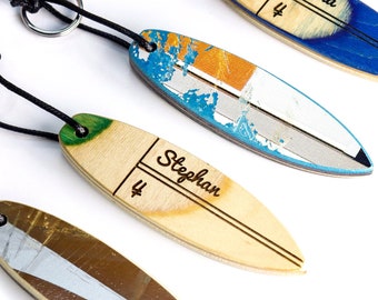 Porte-clés de planche de surf personnalisé à partir de planches à roulettes recyclées - Cadeau personnalisé - Nom gravé - Planche de surf en bois - Cadeau de surfeur - Porte-clés en bois