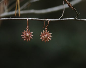 Sun earring in copper and jasper