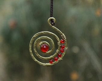Hammered spiral necklace in brass and red agate