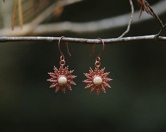 Boucle d'oreille soleil en cuivre et pierre semi-précieuse - Bijoux artisanaux fabriqués en France de mes mains