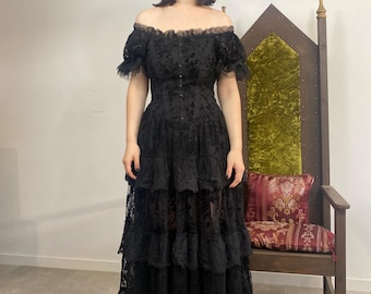 Gothic Schwarze Spitze Ballkleid: Off-Shoulder Korsett Vampir Abendkleid