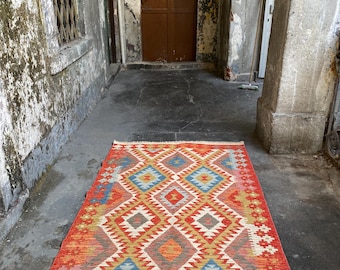 Eternal Flow Kilim Rug: Modern Anatolian Design, Reversible Cotton (5x8 ft, 150x250 cm)