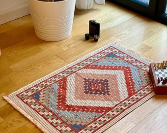 Dawn of Light Kilim Rug: 60x90 cm Reversible Cotton, Washable