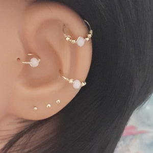 ヘリックス フープ - 小さなローズ クォーツ フープ ヘリックス リング - 軟骨イヤリング - 鼻 - トラガス リング - 16G 18G 20G 22G 24G - 小さなダイス リング - シャルム ローズ クォーツ フープ