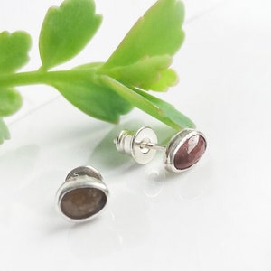 Dainty Tourmaline Earring in Oxidized Silver, Small Pink Tourmaline Posts, Minimal Jewelry Silver 925 & 999, Gift Herbalist, Plant Jewelry