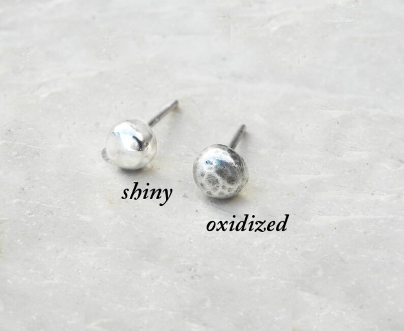 Dainty Flower Earrings, Small Silver Studs Plant, Minimal Silver Earring with Floral Detail, Tiny Organic Silver Ear Post, Small Gift Girl afbeelding 5