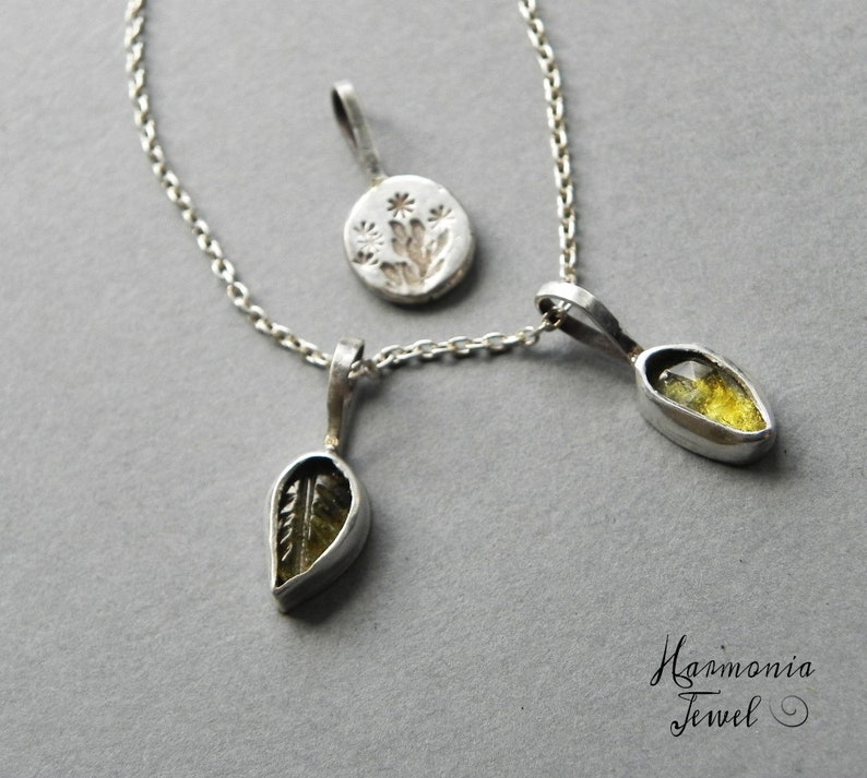 Tiny Green Tourmaline Leaf Charm Pendants in Sterling Silver, Rustic Silver Floral Necklace, Jewelry Tourmaline, Floral Necklace Ag 925 afbeelding 6