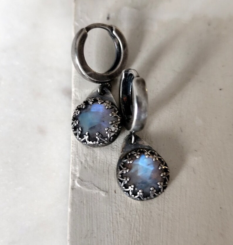 Dainty Moonstone Hoops in Rustic Silver, Blue Fire Moonstone Earrings, 925 Silver Hoops with Genuine Gemstones, Jewelry Women, Gift for Wife 画像 7