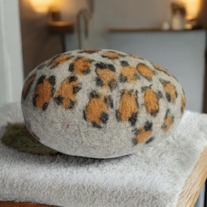 Felted wool stone pillows , pillows , wool  pillows mit Animal-Print ,felted wool  pillows , natural home stone decoration , Big stone