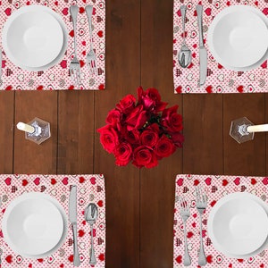Hearts and Dots Print Cotton Placemats Home Dinner Table Décor 13&quot; x 19&quot; (4-pack) / Kids Parties Holidays and Events