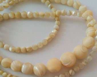 gift wrapped Vintage Beaded Faux Pearl necklace Rockabilly Mod 70s Beaded Necklace