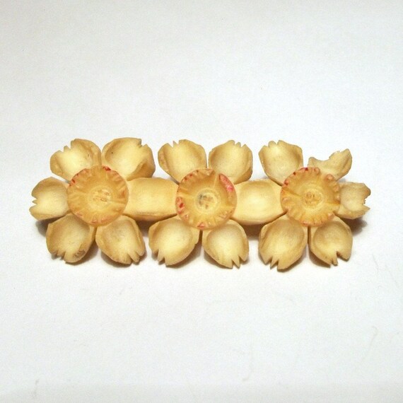 Carved Ox Bone Flowers Brooch 1930s Yellow Daisy V