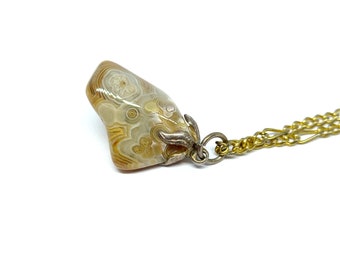 Agate Necklace Flower Agate Pendant Semi Precious Stone Vintage Brown Gold White Necklace On Chain