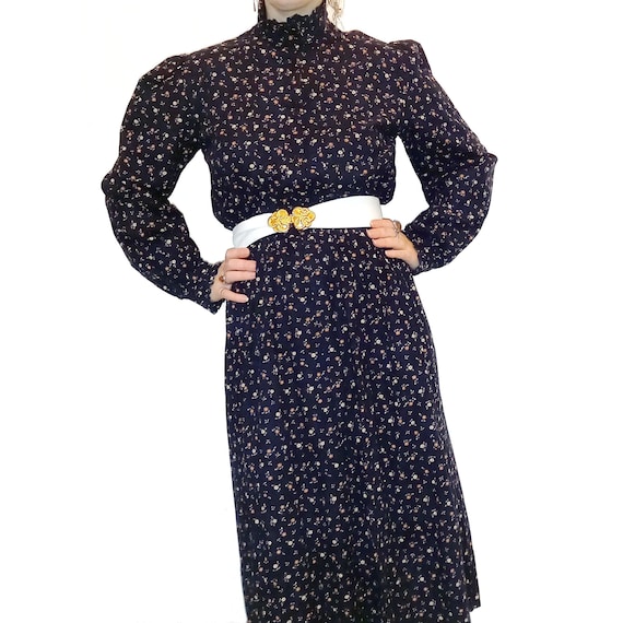 Victorian Revival Dress High Neck Pie Crust Collar Floral Midi 1970s Nightingales Button Down