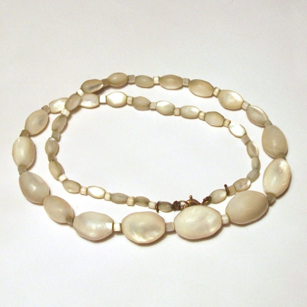 Art Deco Necklace Mother of Pearl Beads 