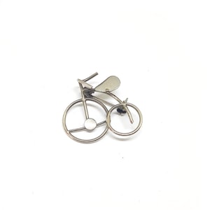 Vintage fietsbroche jaren 1970 fietspin cadeau fietser fietssieraden zilverkleur