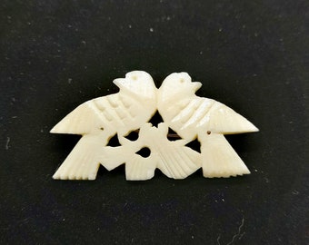 Tourtereaux Oiseau Broche Deux Colombes Art Déco Bijoux Main Sculpté Os Années 1930 vintage Antique Love Bird Paire