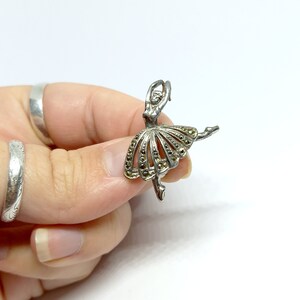 Broche Vintage Danseuse En Relief En Argent - Style Asie Du Sud-Est - Années 1950-1970