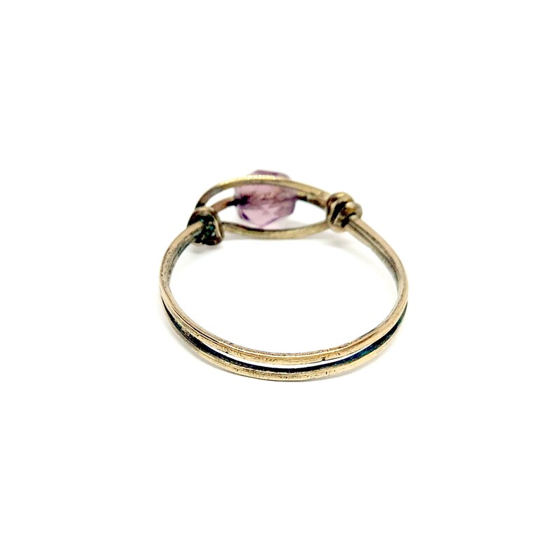 Vintage 1970s Wire Wrap Ring Gold Amethyst Glass Bead Stacking Ring Large Size T 1/2 imagen 10