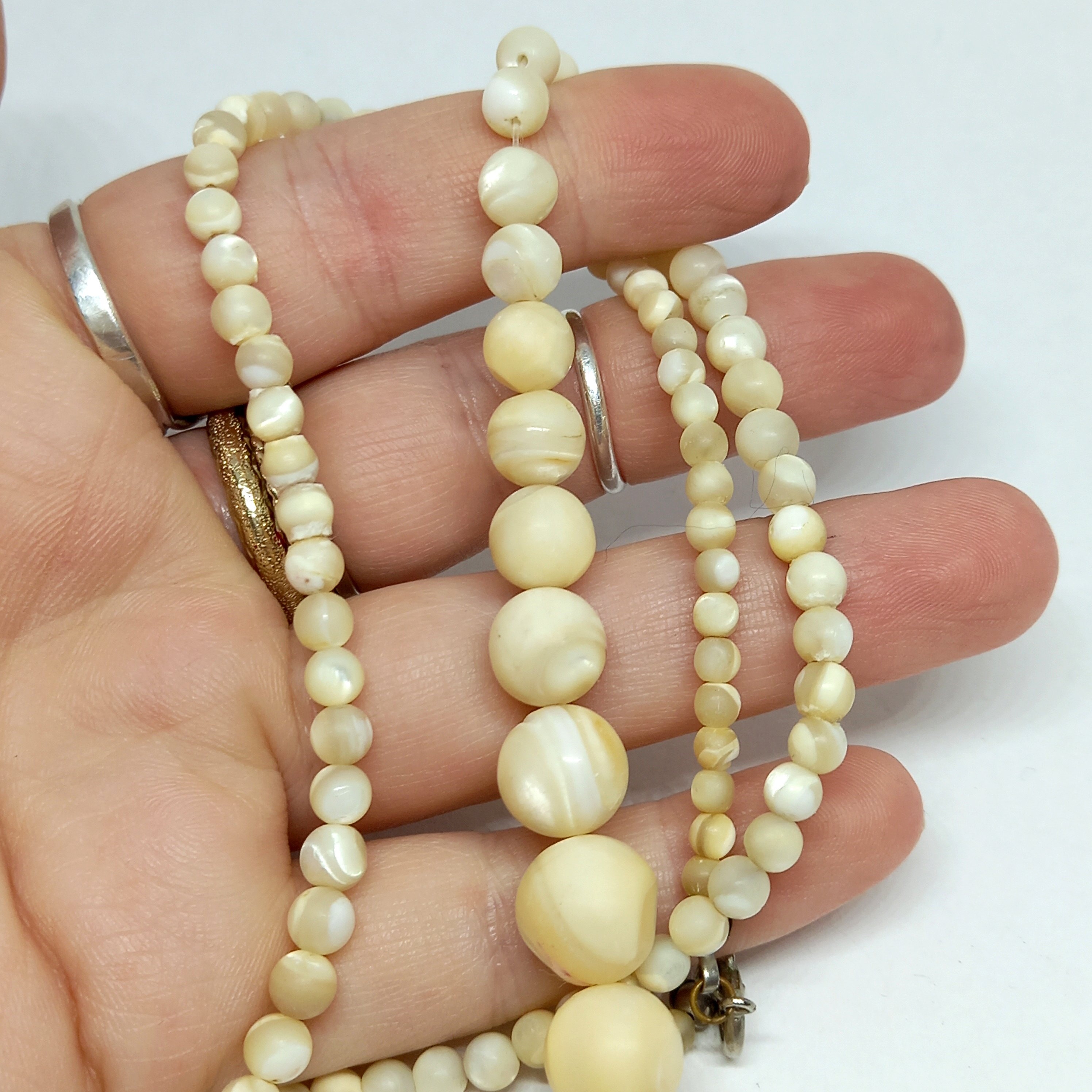 Mother of Pearl Beads Pearl Necklace Beaded Necklace Vintage 