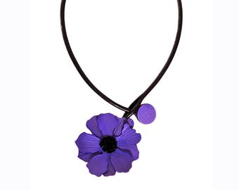 Flower necklace anemone deported right on leather cord