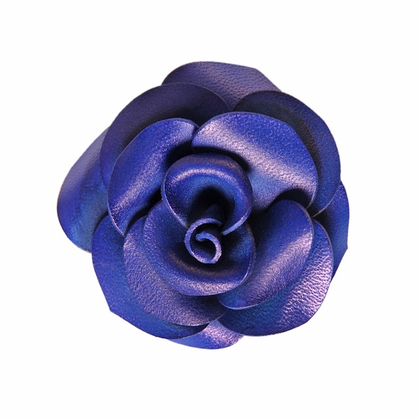 Broche fleur rose en cuir véritable