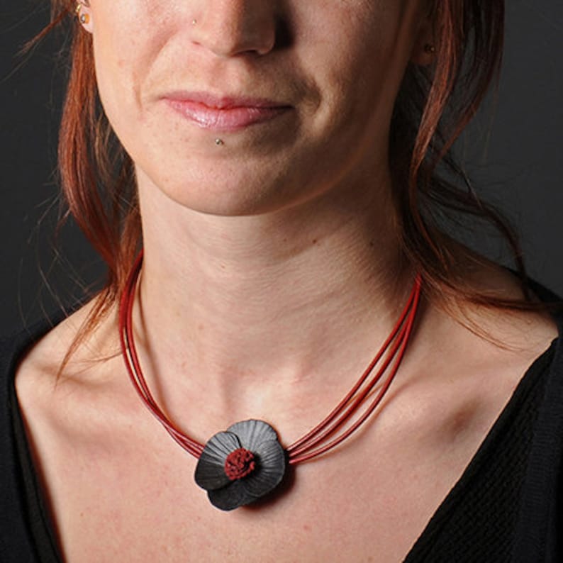 Flower necklace poppy in bloom on 3 cords leather cowhide leather