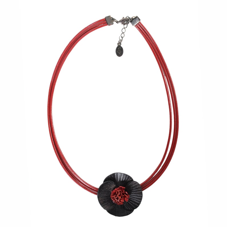 Flower necklace poppy in bloom on 3 cords leather cowhide leather
