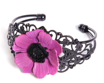 Leather anemone on filigree strap